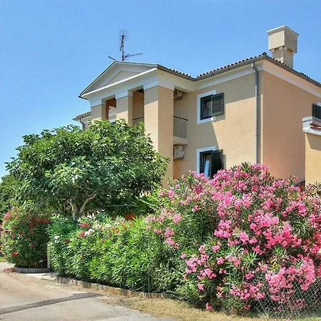 Сasa de vacaciones House Flora