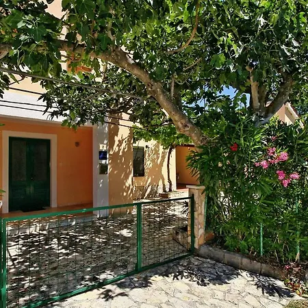 Сasa de vacaciones House Flora *
