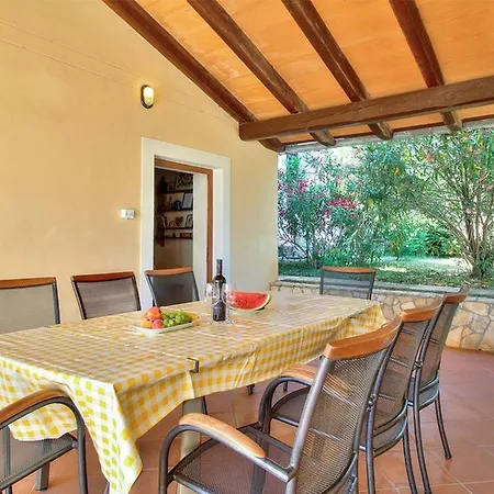 House Flora * Novigrad Istria